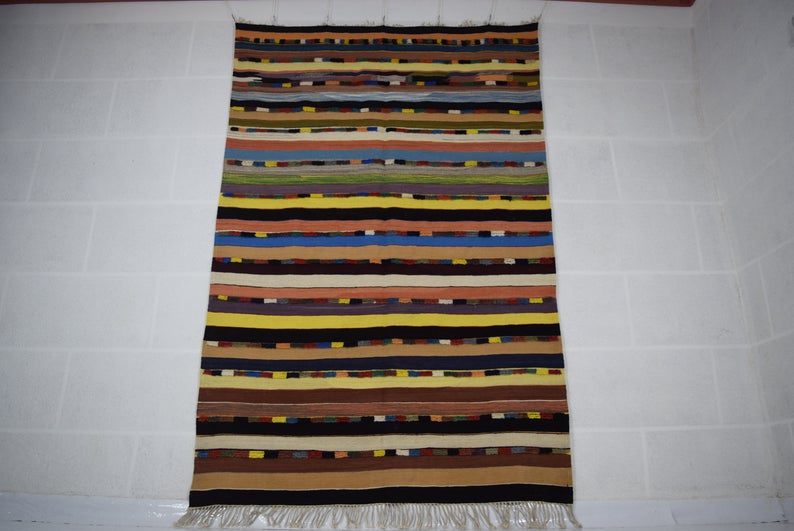 Tapis Rouge Marocain Kilim, motifs berbères noués à la main, 175*265