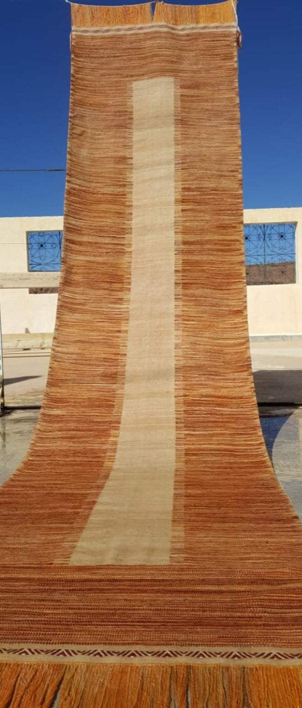 Authentique Tapis Berbere Réversible Coureur 77*300, Tapis Anti-Atlas Marocain fait main de couleur beige brun orange.